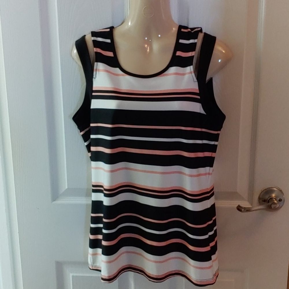 Cleo  petite top 3/$25